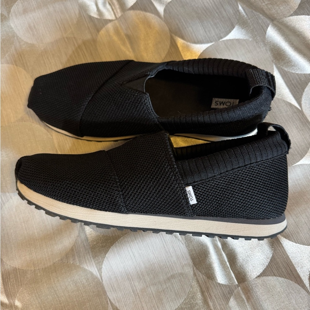 Toms Black Knit Slip-On Athletic Shoes - Picture 3 of 4